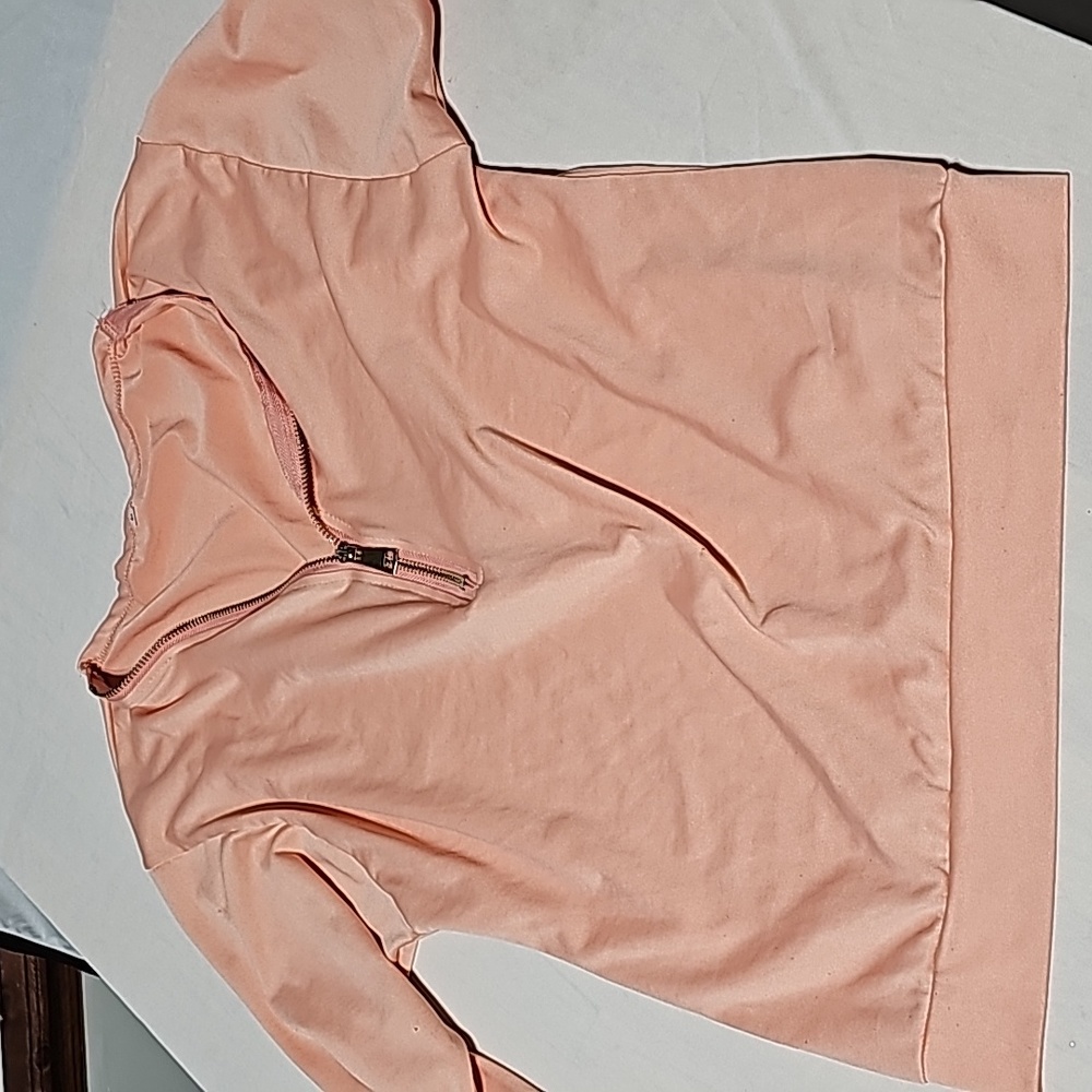 Pale peach top